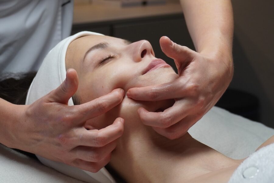 neinvazívny lifting tváre bez skalpela